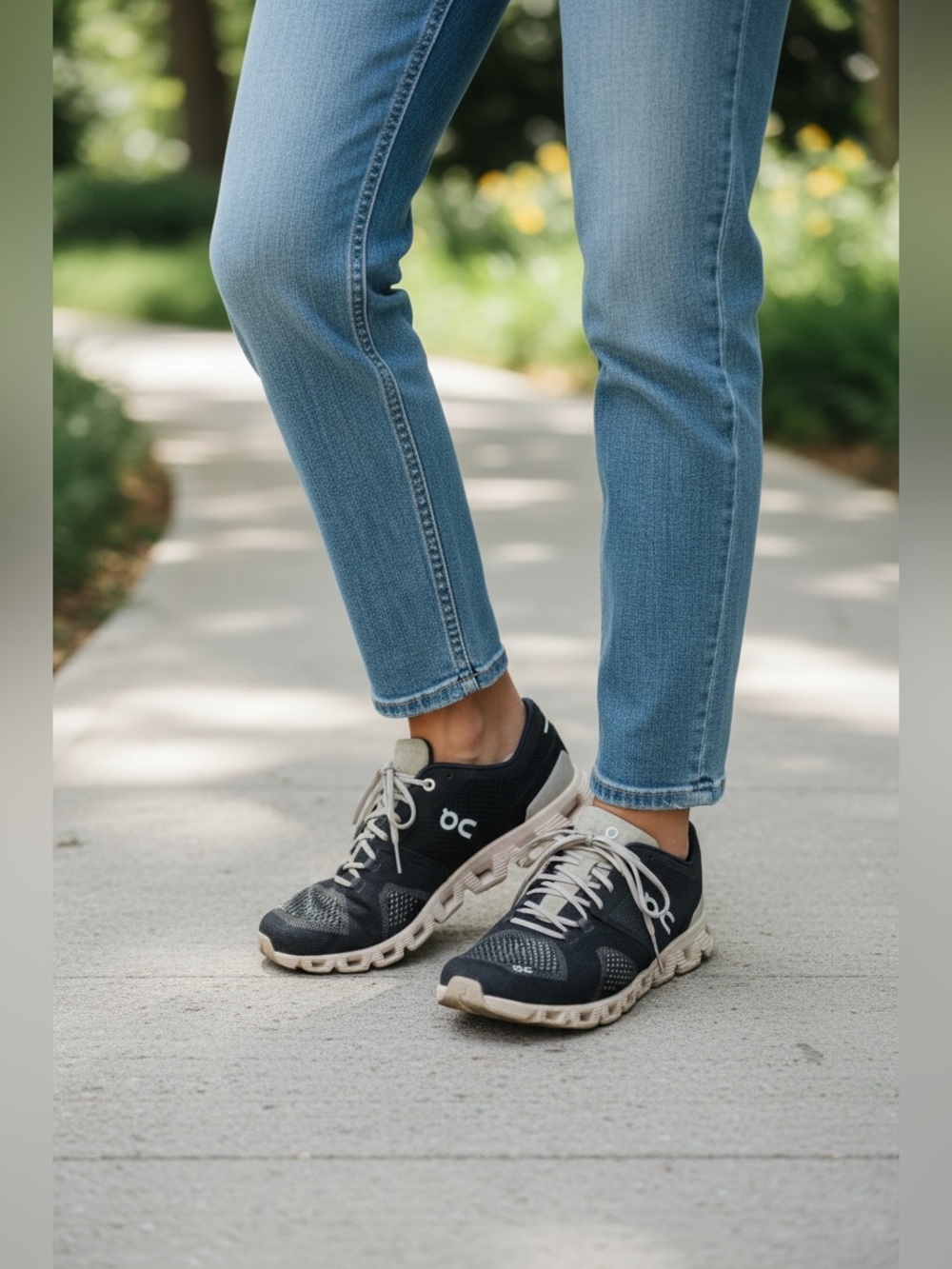 On Cloud Running Shoes Navy Blue
Womens 11 Walking Jogging